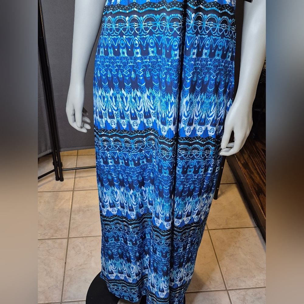 Elegant Blue Patterned Maxi Skirt by Mlle Gabrielle. - Picture 4 of 16